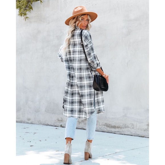 Vici Tanja Pocketed Shacket - Picture 4 of 6